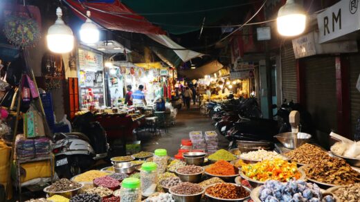 Exploring the Night Markets of Chiang Mai and What to Eat